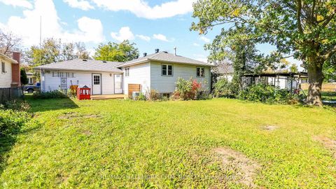 Photo 6 at 9 Bronte Crescent, Letitia Heights, Barrie