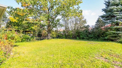 Photo 8 at 9 Bronte Crescent, Letitia Heights, Barrie
