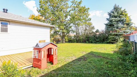 Photo 9 at 9 Bronte Crescent, Letitia Heights, Barrie