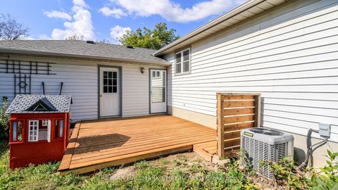 Photo 11 at 9 Bronte Crescent, Letitia Heights, Barrie