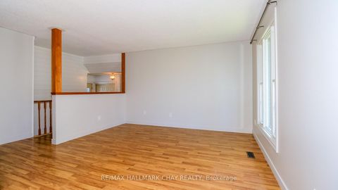 Photo 15 at 9 Bronte Crescent, Letitia Heights, Barrie