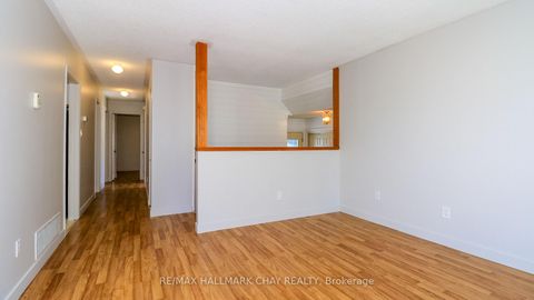Photo 16 at 9 Bronte Crescent, Letitia Heights, Barrie