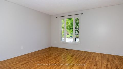 Photo 19 at 9 Bronte Crescent, Letitia Heights, Barrie