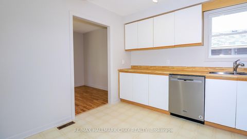Photo 22 at 9 Bronte Crescent, Letitia Heights, Barrie