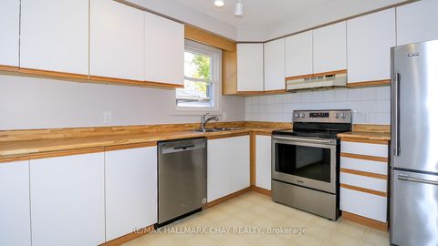 Photo 23 at 9 Bronte Crescent, Letitia Heights, Barrie