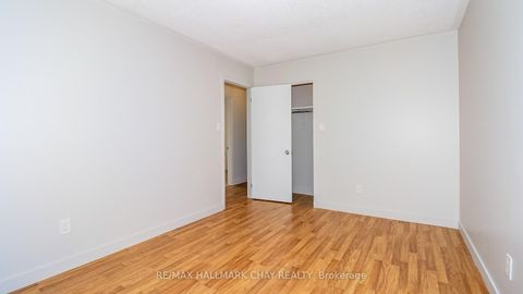 Photo 30 at 9 Bronte Crescent, Letitia Heights, Barrie