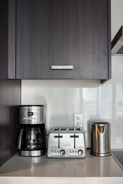 Photo 4 at 828 - 560 Front Street W, Waterfront Communities C1, Toronto
