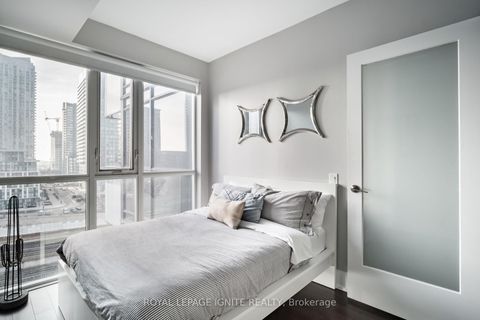 Photo 12 at 828 - 560 Front Street W, Waterfront Communities C1, Toronto