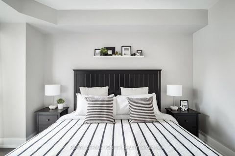 Photo 16 at 828 - 560 Front Street W, Waterfront Communities C1, Toronto
