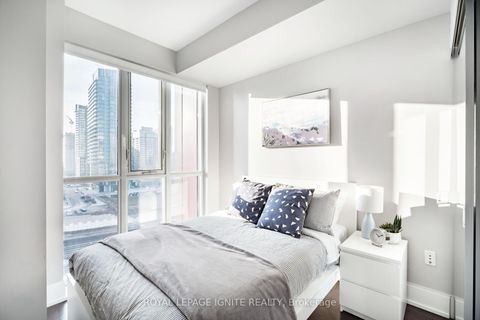 Photo 18 at 828 - 560 Front Street W, Waterfront Communities C1, Toronto