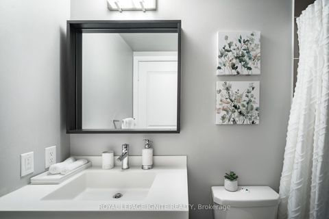 Photo 21 at 828 - 560 Front Street W, Waterfront Communities C1, Toronto