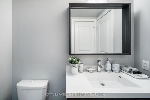 Photo 22 at 828 - 560 Front Street W, Waterfront Communities C1, Toronto