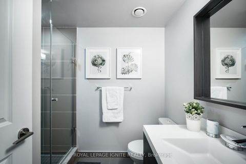 Photo 23 at 828 - 560 Front Street W, Waterfront Communities C1, Toronto