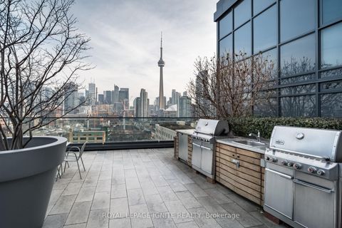 Photo 27 at 828 - 560 Front Street W, Waterfront Communities C1, Toronto