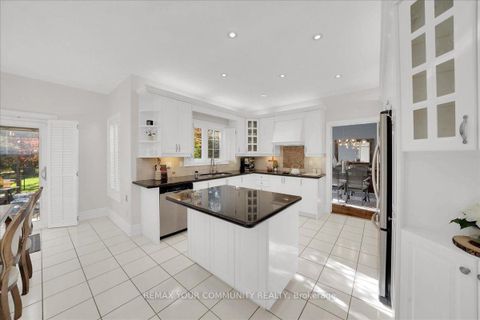 Photo 9 at 250 Roselawn Drive, Islington Woods, Vaughan