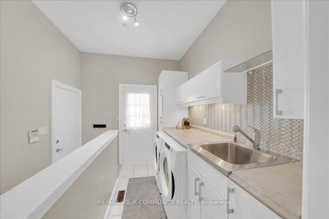 Photo 18 at 250 Roselawn Drive, Islington Woods, Vaughan