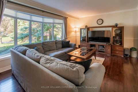 Photo 6 at 15 Woodcrest Road, Allandale Heights, Barrie
