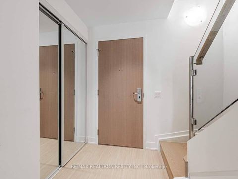Photo 1 at 513 - 7 Grenville Street, Bay Street Corridor, Toronto