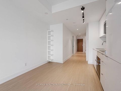 Photo 7 at 513 - 7 Grenville Street, Bay Street Corridor, Toronto