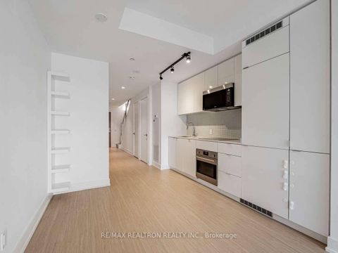 Photo 8 at 513 - 7 Grenville Street, Bay Street Corridor, Toronto