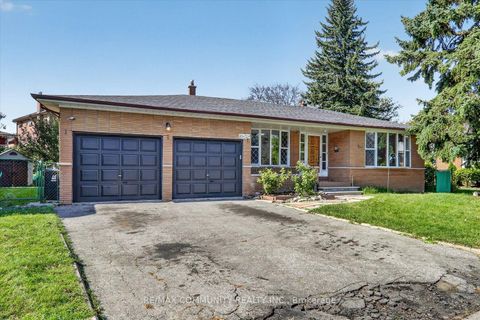 Photo 1 at 10 Tanya Place, Malvern West, Toronto