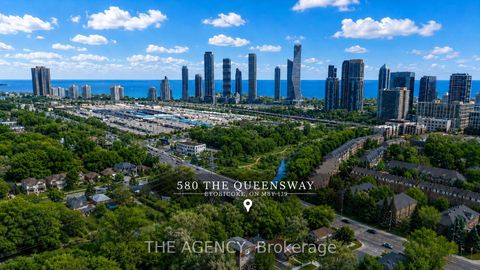 Photo 2 at 580 The Queensway, Queensway, Toronto