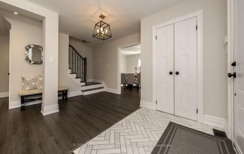 Photo 3 at 1 Kenmanor Boulevard, L'Amoreaux, Toronto