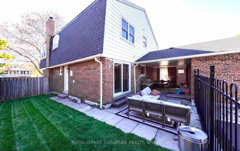 Photo 37 at 1 Kenmanor Boulevard, L'Amoreaux, Toronto