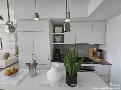 Photo 1 at 6703 - 88 Harbour Street E, Waterfront Communities C1, Toronto