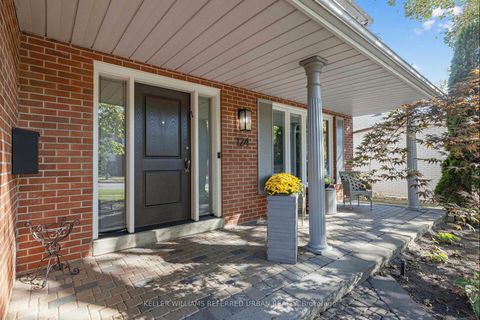 Photo 2 at 124 Abbeywood Trail, Don Mills, Toronto