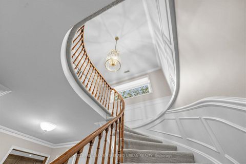 Photo 4 at 124 Abbeywood Trail, Don Mills, Toronto
