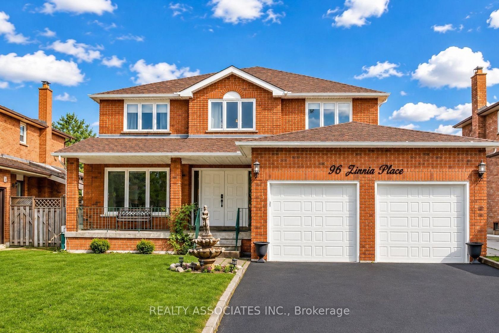 96 Zinnia Place S, West Woodbridge, Vaughan photo number 2