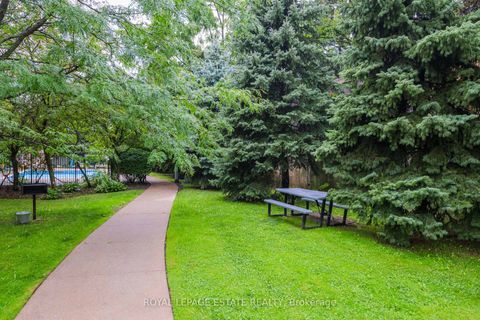 Photo 15 at 623 - 1720 Eglinton Avenue E, Victoria Village, Toronto