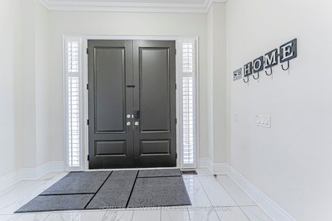 Photo 5 at 61 Ross Vennare Crescent, Kleinburg, Vaughan