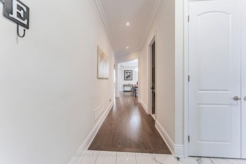 Photo 6 at 61 Ross Vennare Crescent, Kleinburg, Vaughan