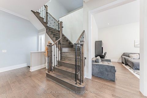 Photo 10 at 61 Ross Vennare Crescent, Kleinburg, Vaughan