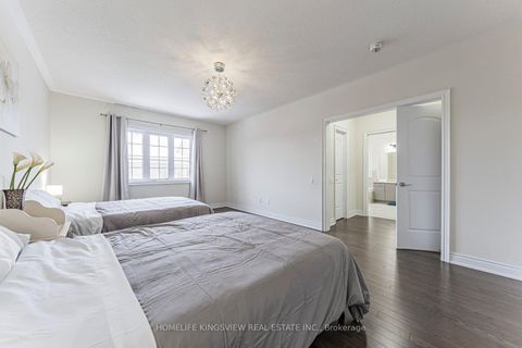 Photo 30 at 61 Ross Vennare Crescent, Kleinburg, Vaughan