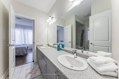 Photo 37 at 61 Ross Vennare Crescent, Kleinburg, Vaughan