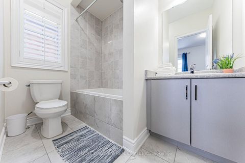Photo 42 at 61 Ross Vennare Crescent, Kleinburg, Vaughan