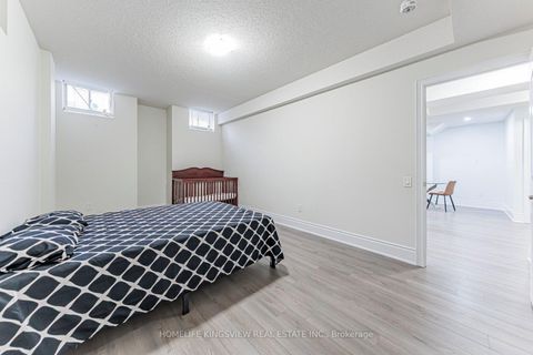 Photo 44 at 61 Ross Vennare Crescent, Kleinburg, Vaughan