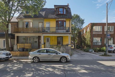 Photo 5 at 82A Augusta Avenue, Chinatown, Toronto