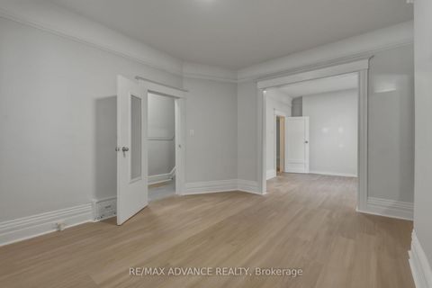 Photo 9 at 82A Augusta Avenue, Chinatown, Toronto