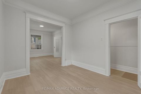 Photo 12 at 82A Augusta Avenue, Chinatown, Toronto