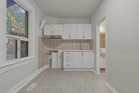 Photo 15 at 82A Augusta Avenue, Chinatown, Toronto