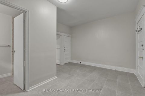 Photo 16 at 82A Augusta Avenue, Chinatown, Toronto