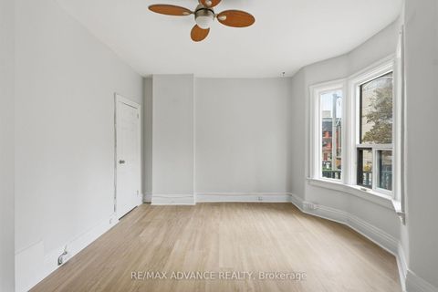 Photo 20 at 82A Augusta Avenue, Chinatown, Toronto