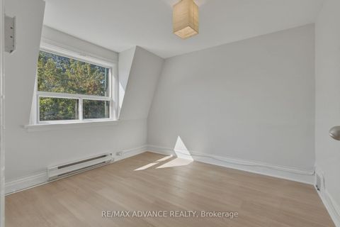 Photo 36 at 82A Augusta Avenue, Chinatown, Toronto