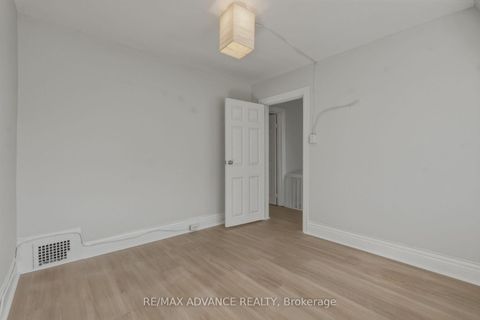 Photo 37 at 82A Augusta Avenue, Chinatown, Toronto