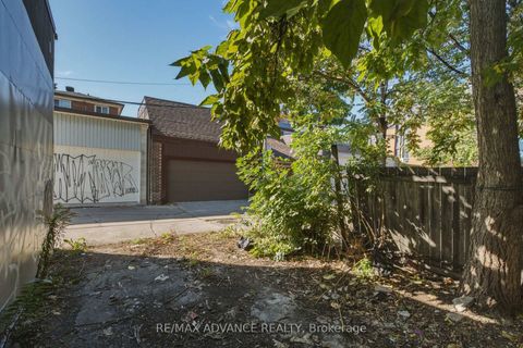 Photo 38 at 82A Augusta Avenue, Chinatown, Toronto