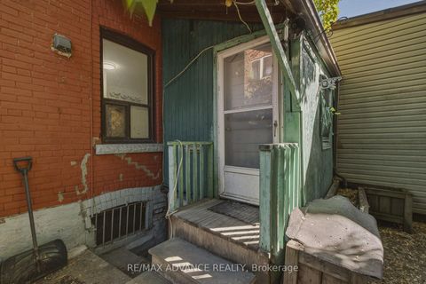 Photo 40 at 82A Augusta Avenue, Chinatown, Toronto